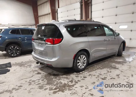 2019 Chrysler Pacifica Touring L из США, поврежденный, VIN 2C4RC1BG6KR582953